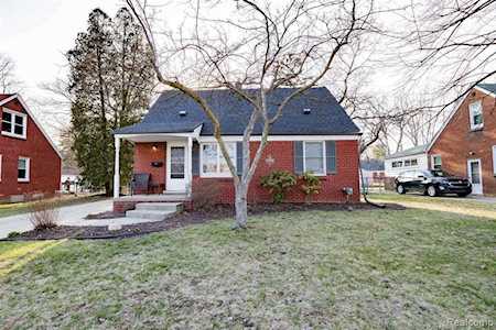 9937 Arcola St Livonia, MI 48150