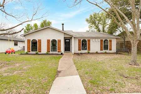 2101 Alder Trail Grand Prairie, TX 75052