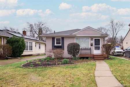 14037 Ludlow St Oak Park, MI 48237