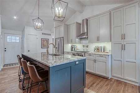2119 W 74th Terrace Prairie Village, KS 66208