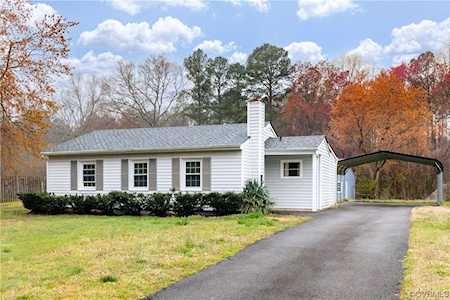 12048 Karen Dr Ashland, VA 23005