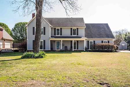 768 Meadow Glen Dr Collierville, TN 38017