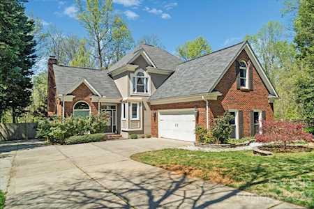 8709 Piccone Brook Ln Charlotte, NC 28216