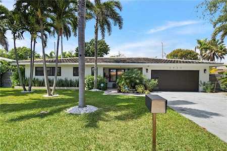 2433 NE 27th Ave Fort Lauderdale, FL 33305