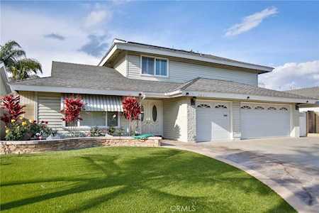 7071 Candlelight Circle Huntington Beach, CA 92647