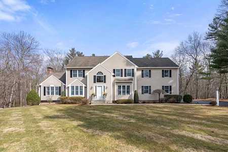 69 Wedgewood Dr Easton, MA 02356