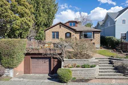 5046 42nd Ave SW Seattle, WA 98136