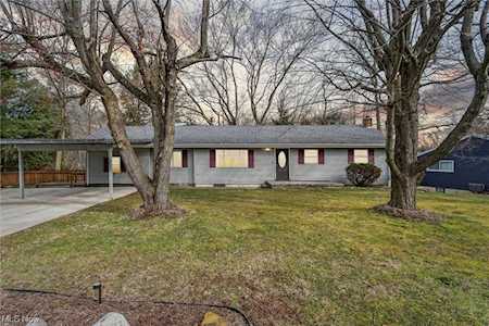 55 Flowerdale Dr Akron, OH 44319