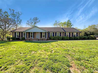 2309 Hollybrook Ln Monroe, NC 28110