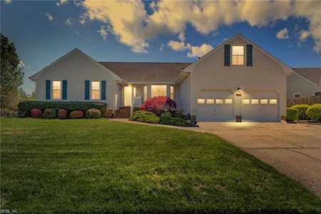 2285 Huckleberry Trl Virginia Beach, VA 23456