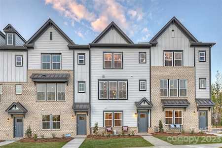 15016 Bayou Dr Charlotte, NC 28277