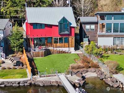 13194 Riviera Place NE Seattle, WA 98125