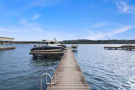 9725 SE 43rd St Mercer Island, WA 98040