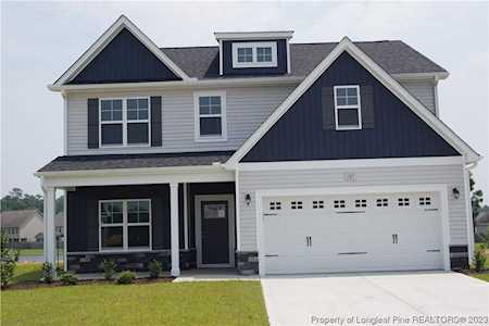 527 Amusement Dr Hope Mills, NC 28348