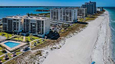 1430 Gulf Blvd #202 Clearwater, FL 33767