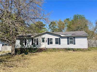 504 Jamestown Dr Spring Lake, NC 28390