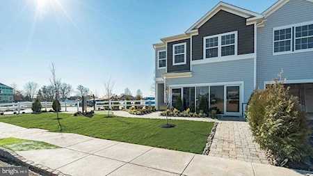 24 Mantoloking Dr Jackson, NJ 08527