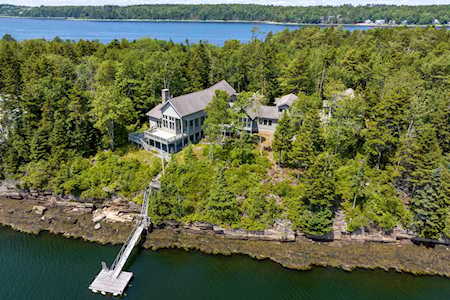 327 Gun Point Rd Harpswell, ME 04079