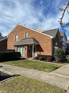 630 W Lake Circle Chesapeake, VA 23322