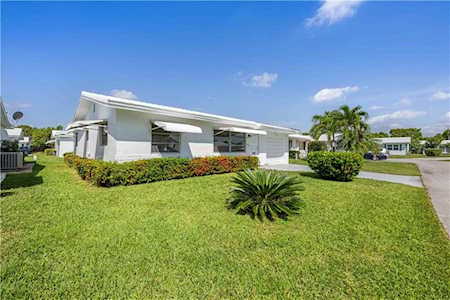 105 SW 8th Pl Boynton Beach, FL 33426