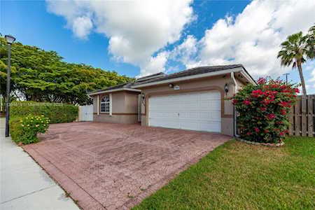 16659 SW 90th St Miami, FL 33196
