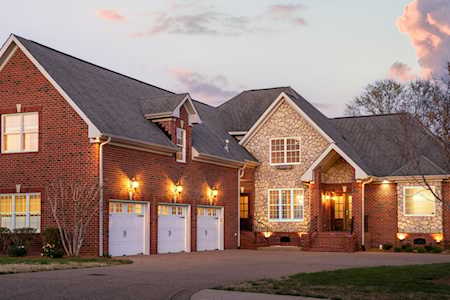 1002 Harlequin Blvd Hendersonville, TN 37075