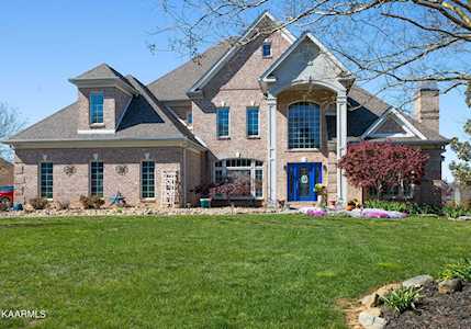 809 Timberline Dr Lenoir City, TN 37772