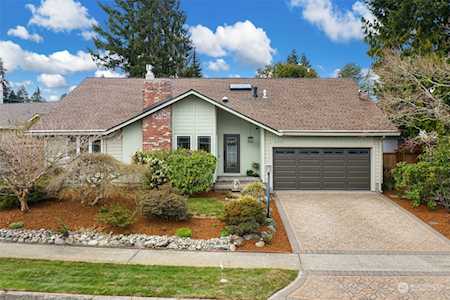 6715 123rd Place SE Bellevue, WA 98006