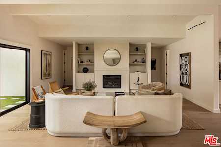 15434 Vista Haven Place Sherman Oaks, CA 91403