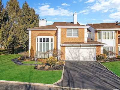 35 Hamlet Drive Commack, NY 11725