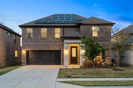 1013 W Villas Court Lewisville, TX 75067