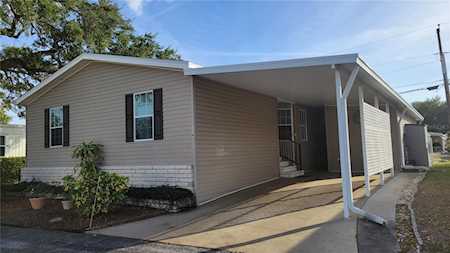 585 Sky Harbor Dr #224 Clearwater, FL 33759
