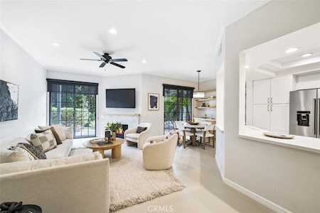8206 Bridgepoint Dr #101 Huntington Beach, CA 92646