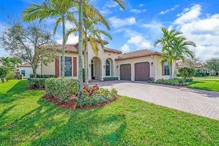 7044 Merganser Court Lake Worth, FL 33463
