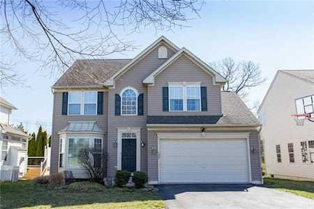 1225 Ciara Dr Bethlehem, PA 18017