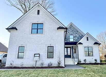 1124 Willow Springs Dr #13 Lebanon, TN 37087