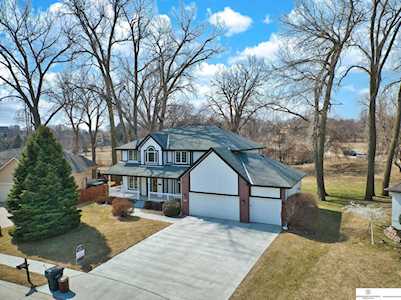 912 Shady Tree Ln Papillion, NE 68046
