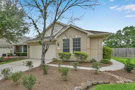 2 Sandingham Way Conroe, TX 77384