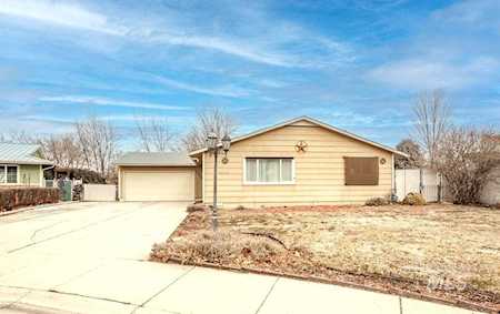 9066 W Oakmont Ct Boise, ID 83704-2939