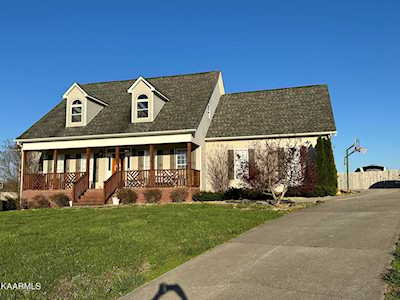 2236 Misty Ridge Dr Lenoir City, TN 37772