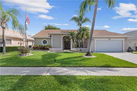 1327 Lake Breeze Dr Wellington, FL 33414