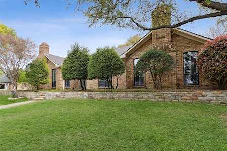 9500 Moss Haven Drive Dallas, TX 75231