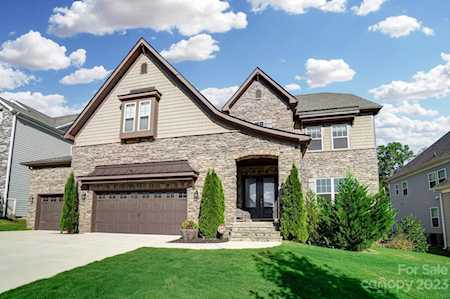 2239 Brandybuck Ct Fort Mill, SC 29715