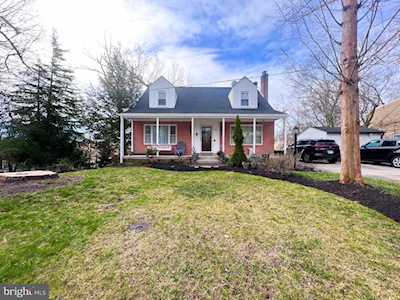 9821 Worrell Ave Glenn Dale, MD 20769