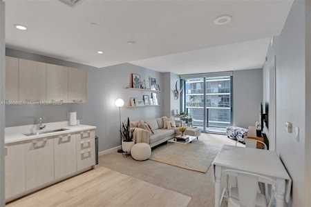 45 SW 9th St #2107 Miami, FL 33130