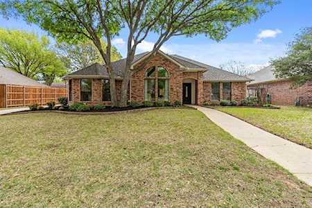 2806 Summit Ridge Street Grapevine, TX 76051
