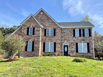 1371 Berkley Hills Ln Powell, TN 37849