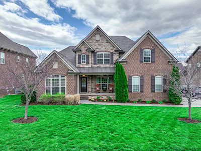 1390 Round Hill Ln Spring Hill, TN 37174