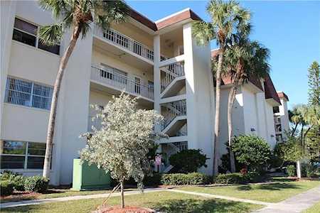 209 NE Lincoln CIRCLE N #204 St. Petersburg, FL 33702