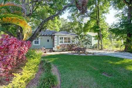 1426 E Powhatan Ave Tampa, FL 33604